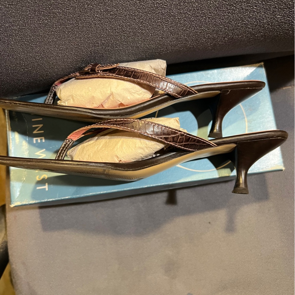 Nine West brown kitten heel sandals - Picture 3 of 5